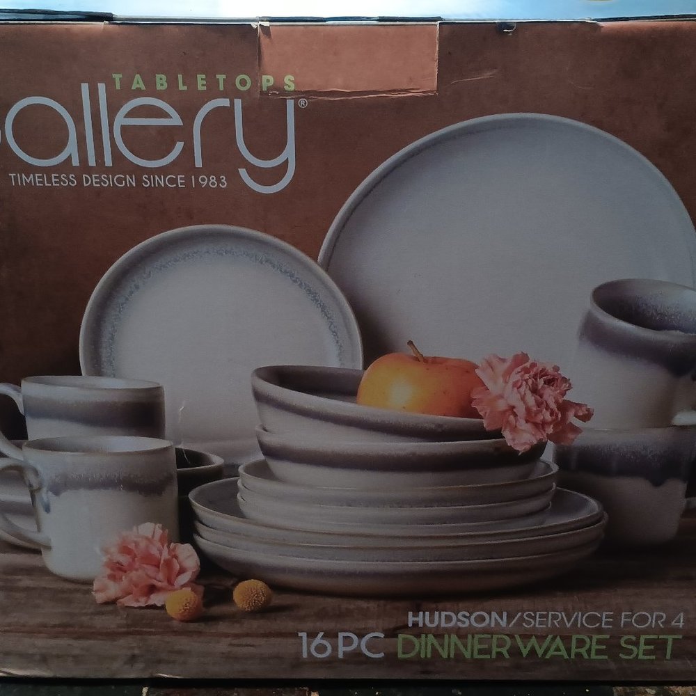 16 pc. TableTops DinnerWare Set